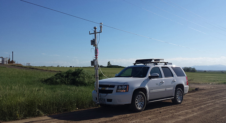 Plume-tracking vehicle