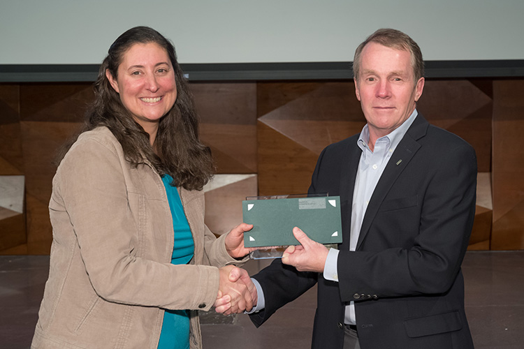 Ilana Pollack accepts Outstanding Researcher Award